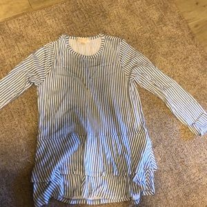 White and blue stripe top